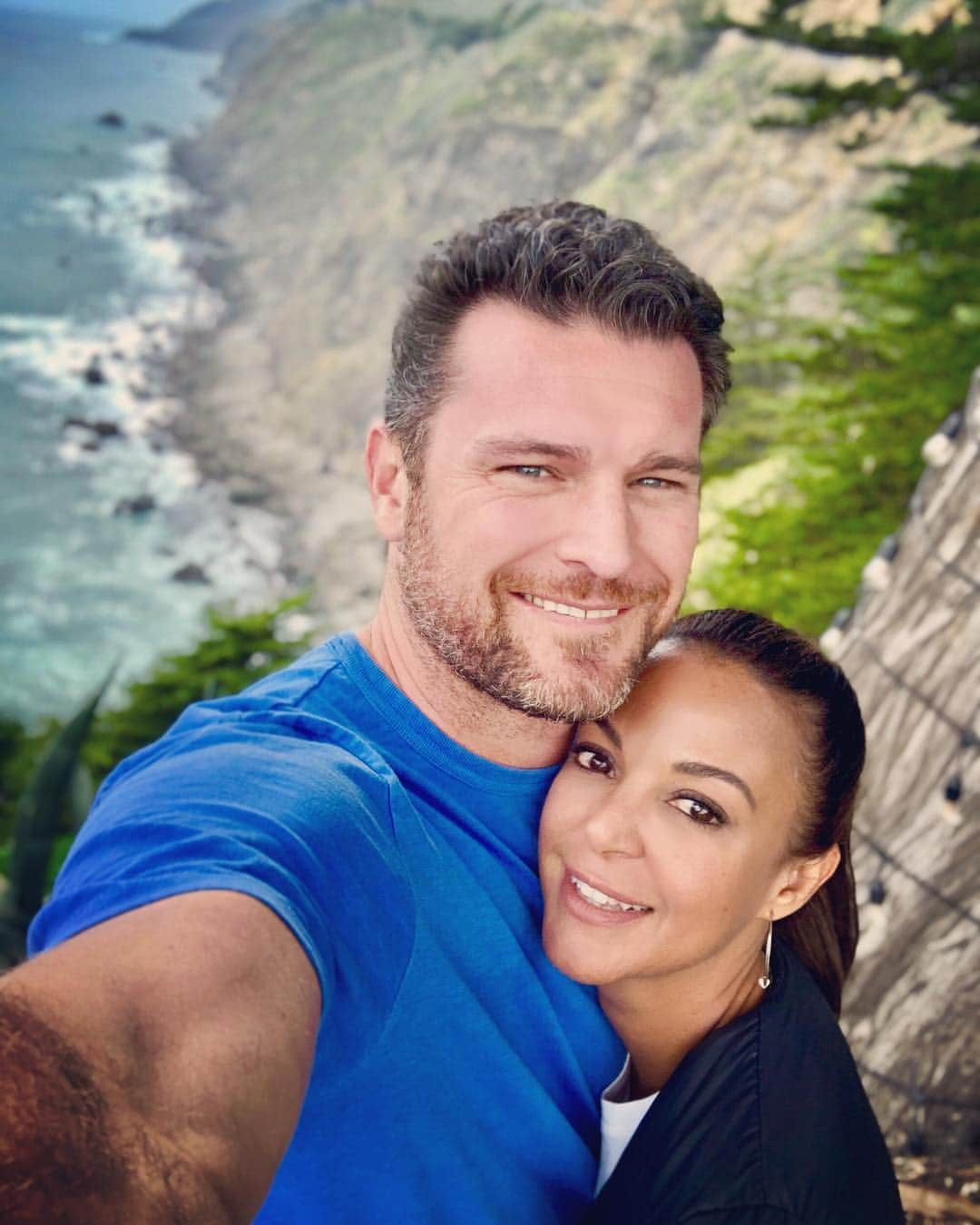 のインスタグラム：「Flashin back to a cruise up one of the most gorgeous coastlines in the world! Plus, Having this driver didn’t hurt. 💕#pch #hwy1 #fbf @oconnellnick」