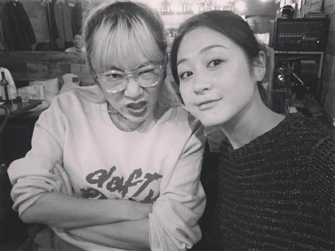 ラリソン彩華さんのインスタグラム写真 - (ラリソン彩華Instagram)「久々乾杯🍷with @jinyoul」4月27日 9時43分 - ayakalarrison