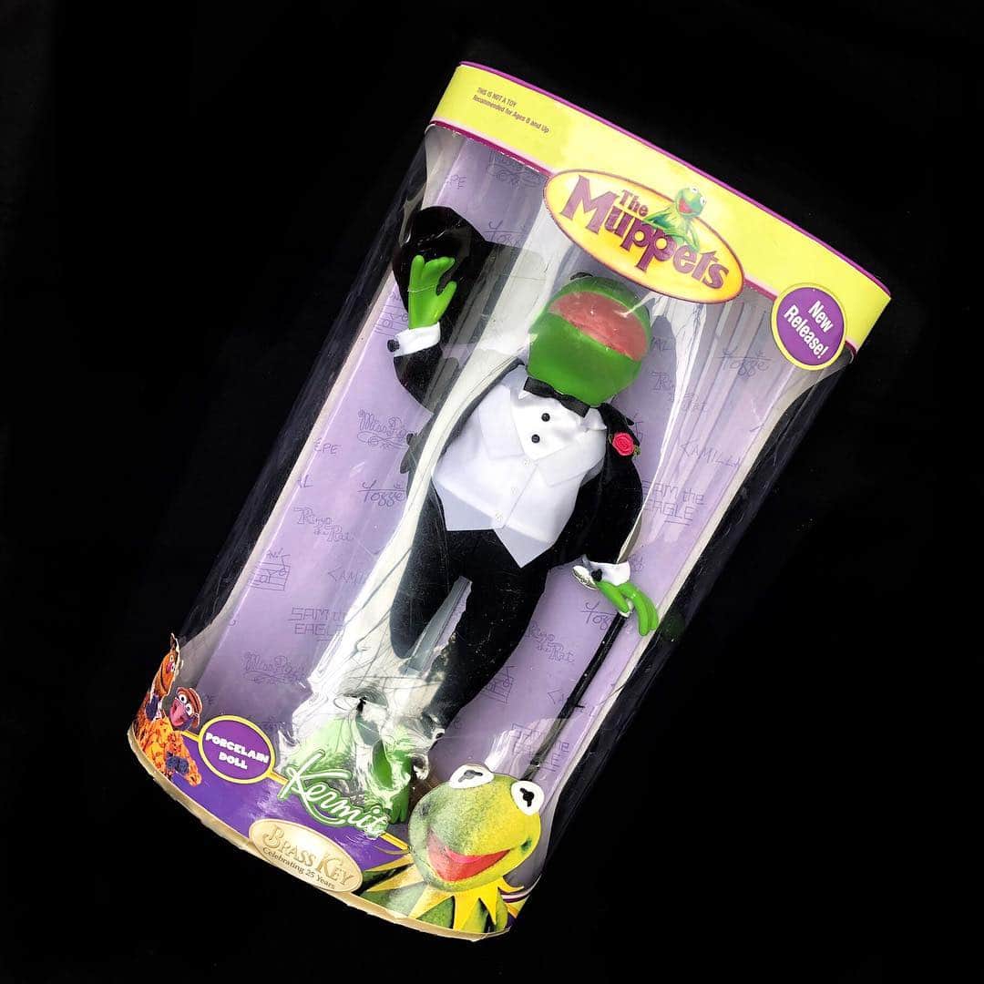 おもちゃやSPIRALさんのインスタグラム写真 - (おもちゃやSPIRALInstagram)「2006 Kermit Porcelain Doll入荷しました！ 8500円です！」4月27日 16時06分 - spiral_toy