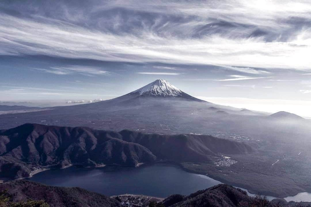 ニコンイメージングジャパン公式さんのインスタグラム写真 - (ニコンイメージングジャパン公式Instagram)「‖悠久の情景⠀ Photo by @kunihiko_ishii141⠀ https://www.instagram.com/p/Bui0kkaF6Z8/⠀ *⠀ ニコン機材で撮影された光をテーマにした写真に「 #light_nikon 」をつけてInstagramに投稿いただいた皆さんの作品を本アカウントで紹介させていただきます。⠀ （作品使用に関するガイドラインは本アカウントのプロフィールに記載しているURLからご覧ください）⠀ ⠀ #ニコン #nikon #一眼 #カメラ #camera #nikon📷 #nikonlove  #light_nikon #富士山 #空 #sky」4月27日 16時00分 - nikonjp