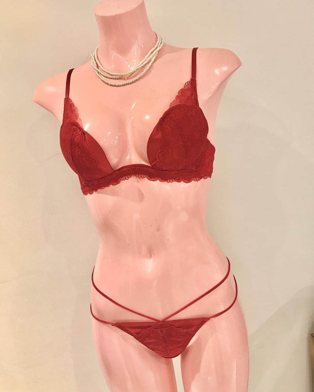 Ravijour札幌4丁目プラザ店のインスタグラム：「本日からGWセール‼️ こちらの人気商品 フローラルローザも対象です💓 . 詳しくはblog更新したので、TOPのURLから飛んで見て下さい😉  #RAVIJOUR #ravijourstaff  #ravijoursapporo #ravijourofficial  #sale #sapporo #4プラ」