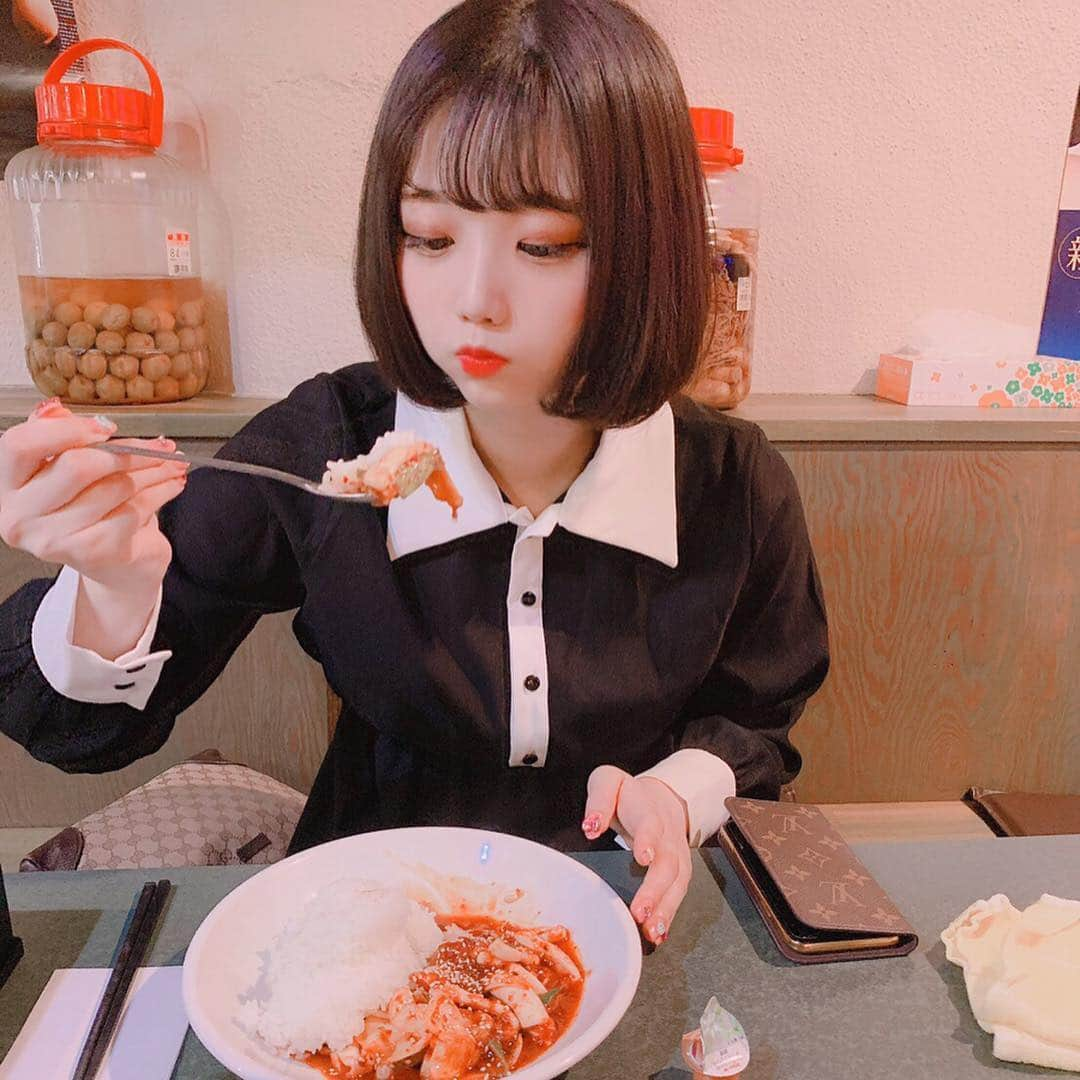 小山ひなさんのインスタグラム写真 - (小山ひなInstagram)「辛くていつも食べきれないの . . ママがたべてくれた . . #神宿 #ひなぷぅ #小山ひな #셀카 #셀스타그램」4月27日 10時37分 - hina__kmyd