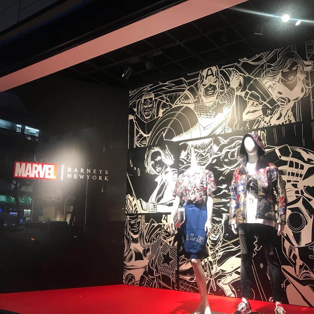 Apparel-web.comさんのインスタグラム写真 - (Apparel-web.comInstagram)「BARNEYS NEW YORK銀座が マーベル・スタジオ最新作 『アベンジャーズ／エンドゲーム』とタイアップした「thedropGNZ@barneys」を開催中。昨晩のオープ二ングイベントにはコスプレイヤーも登場。 #barneysnewyork #ginza #thedropgnz #avengers #marvel #taakk #バーニーズニューヨーク銀座 #アヴェンジャーズ #マーベル」4月27日 11時28分 - apparelweb