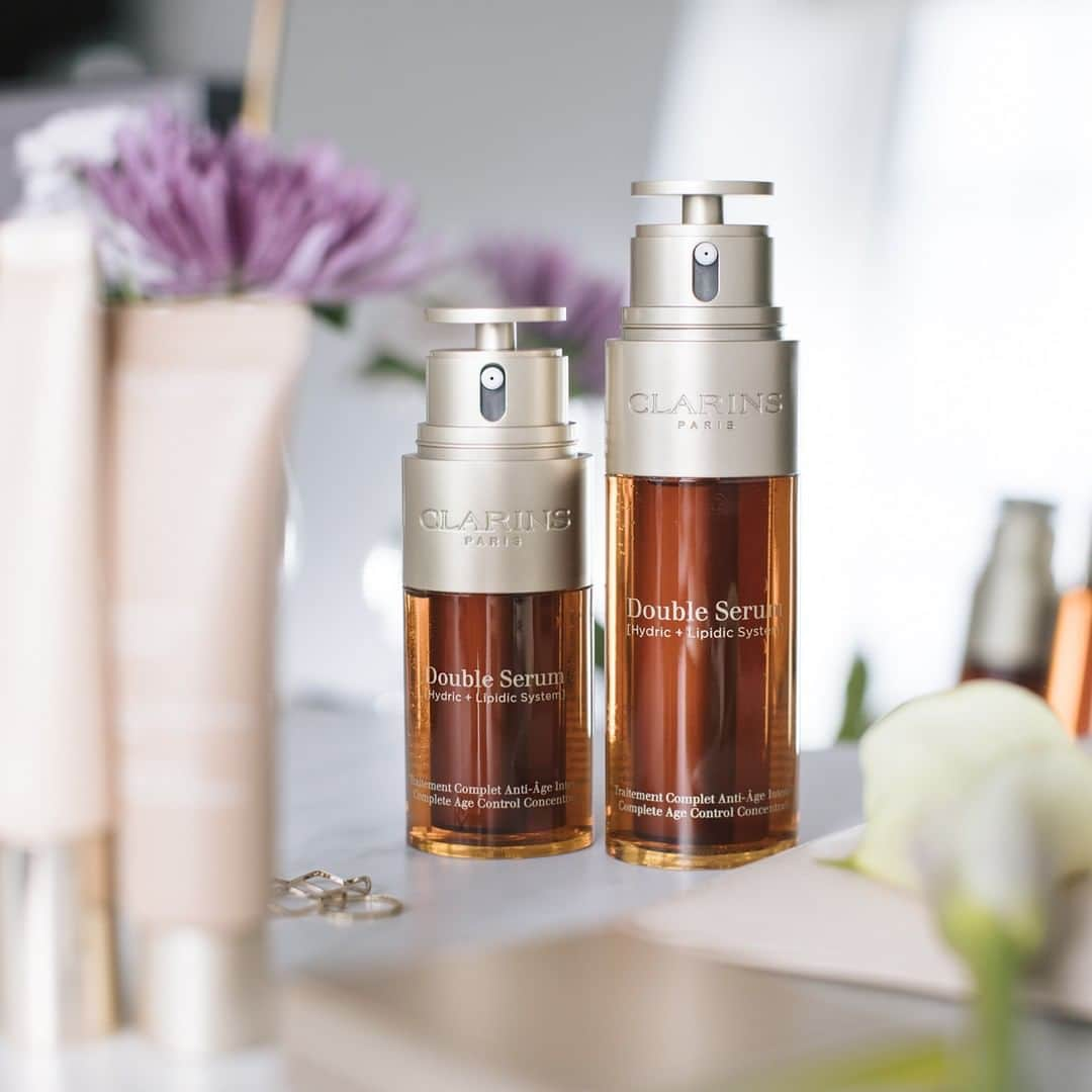 Clarins Canadaさんのインスタグラム写真 - (Clarins CanadaInstagram)「Two power-packed anti-ageing serums in one pretty package! Have you tried Double Serum? . . . #Clarins #ItsAllAboutYou #DoubleSerum #Serum #Skincare」4月27日 11時30分 - clarinscanada