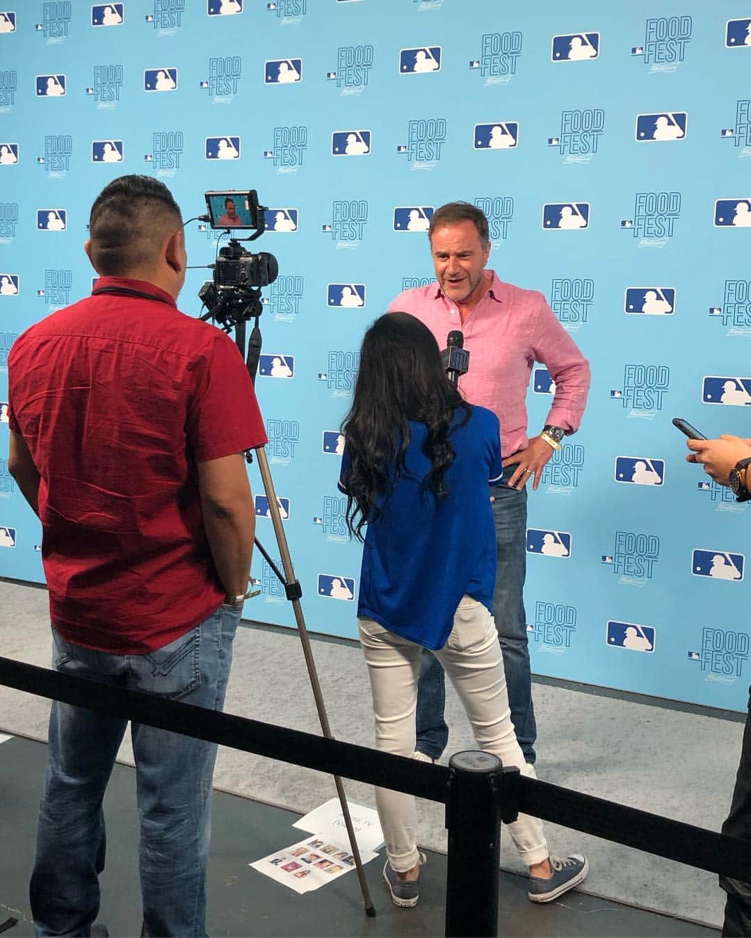 ティム・ディケイのインスタグラム：「Great night at @mlb #foodfest ! Food from all MLB stadiums! Amazing venue, check it out! ⚾️」