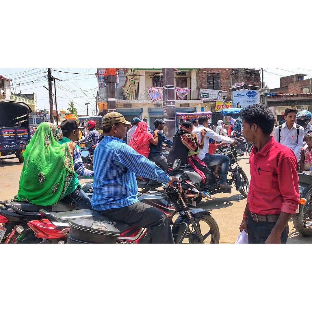 布川隼汰さんのインスタグラム写真 - (布川隼汰Instagram)「インド、ネパール、ブータンから帰国しました。 生きる活力、幸せのカタチ、色々なものを感じました。 長い移動中、頭の中でモノづくりが捗りました。 人、自然、物。 感じるって、素敵です。  #世界の国境を歩いてみたら  #BS11 #インド #ネパール #ブータン #海外旅行」4月27日 11時55分 - shunta_fukawa