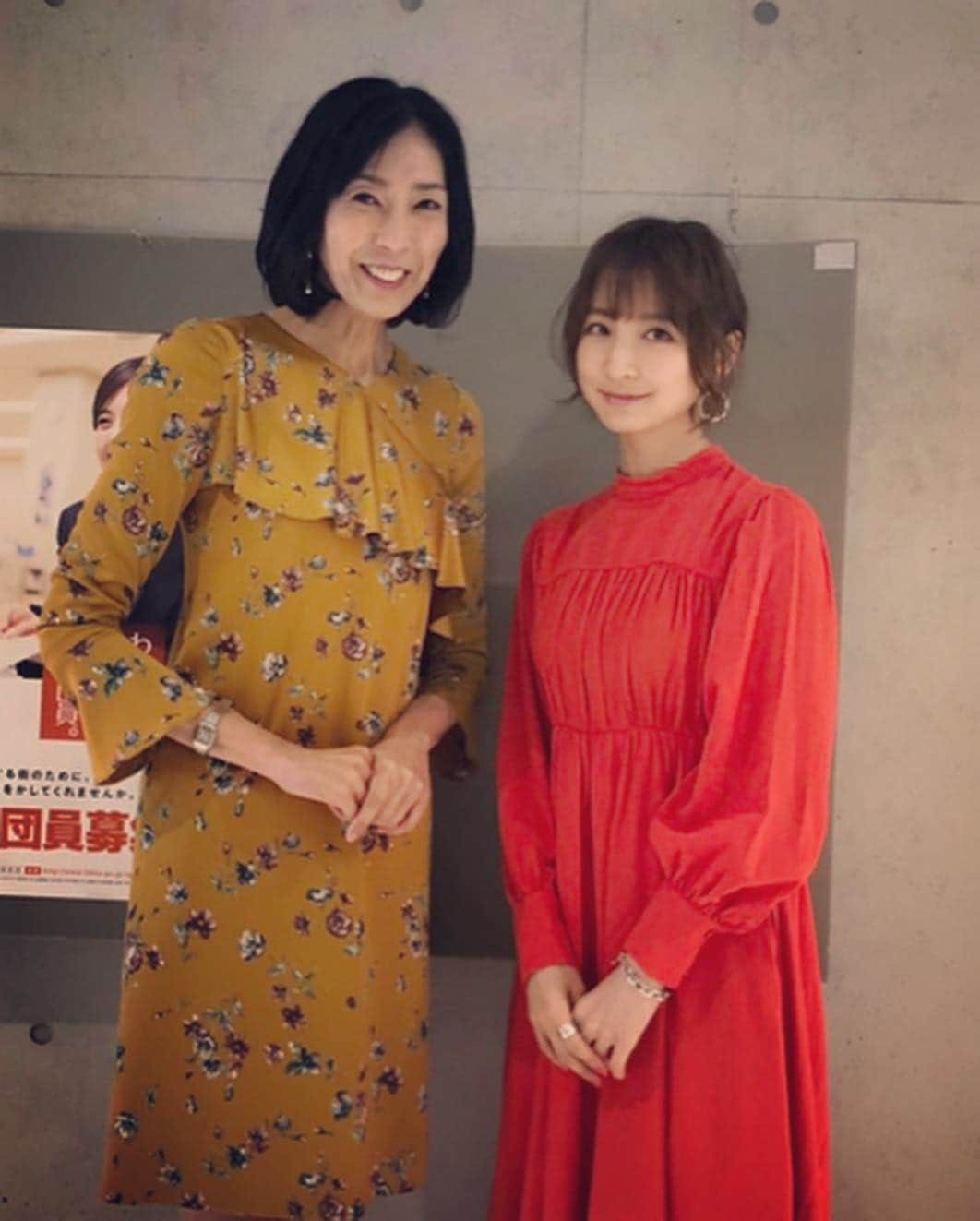 篠田麻里子さんのインスタグラム写真 - (篠田麻里子Instagram)「お仕事で大林素子さんにお会いできました😊前回のアンフェア舞台見に来てくださいました！😍 お疲れ様でした。  衣装#clane」4月27日 11時57分 - shinodamariko3