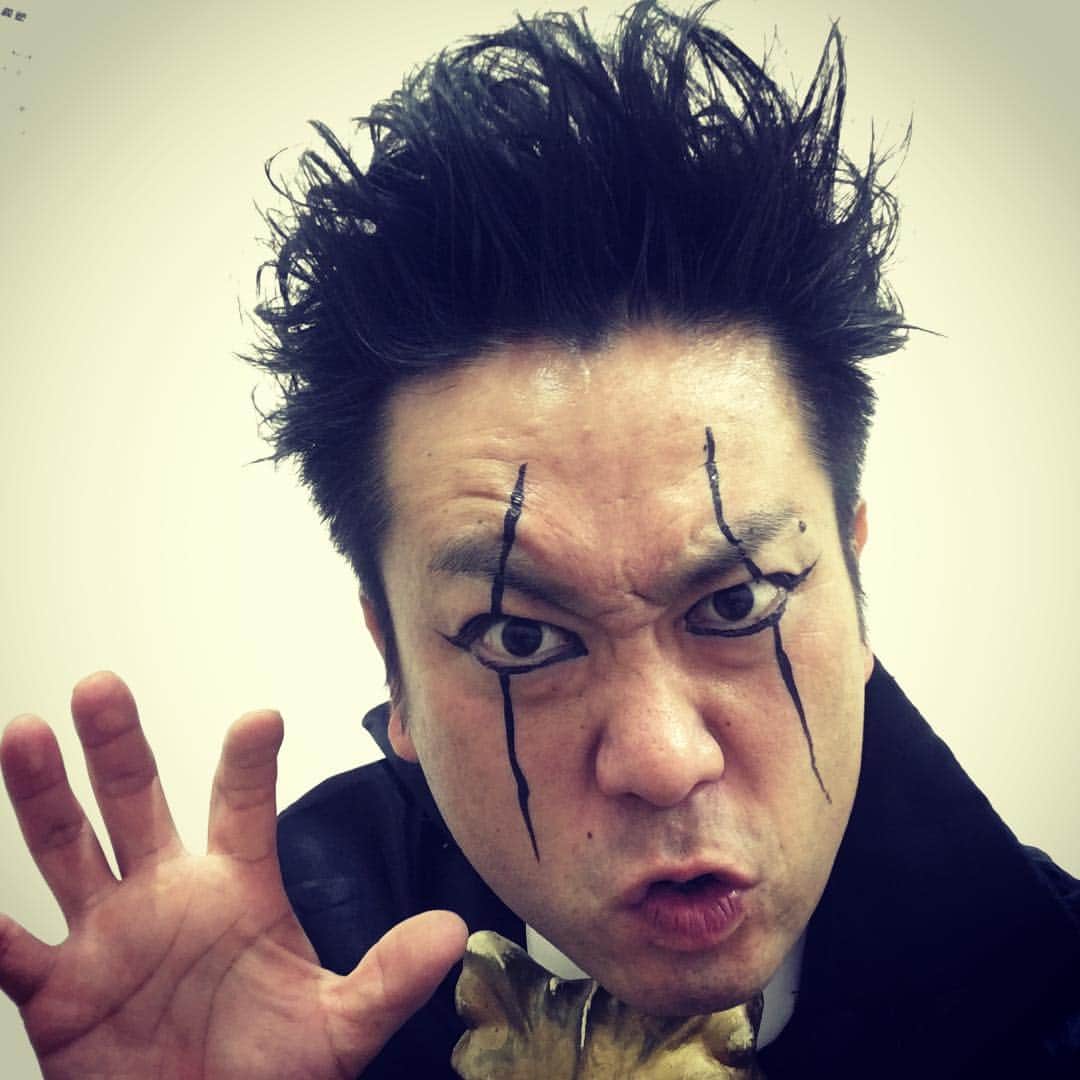 のインスタグラム：「本日は岡山。 まもなく。 12:30から悪い事してきます。 #ぬかづけマン #アップダウン #お笑い食育ヒーローショー」