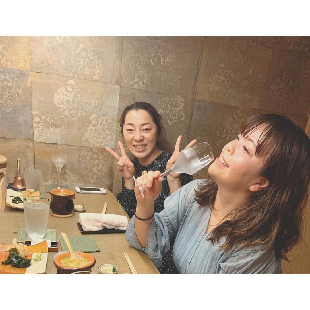 佐々木希さんのインスタグラム写真 - (佐々木希Instagram)「🍽 iNtimitéの撮影などでお世話になっているこのお2人さんと ランチしてお家でゆっくり🌷 途中で可愛い家具屋さんを覗く後ろ姿が可愛い🥰  #飯島伊知子 さん #加藤かすみ さん」4月27日 12時32分 - nozomisasaki_official