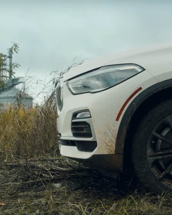 のインスタグラム：「. 圧倒的なパワーで、未知なる領域へと突き進む。 ニューBMW X5、誕生。 . 誕生を記念した、ニューBMW X5 デビューキャンペーン実施中。 . 最先端のテクノロジーを備えたスマートスピーカーなどのアイテムを、合計16名様にプレゼントいたします。 . @bmwjapan アカウントトップのURLをタップして、BMW公式サイトよりご応募ください。 . #BMW #駆けぬける歓び #BMWJapan #X5 #BMWWorld #BMWPost #BMWgram #BMWlovers #BMWlife #BMWlove #BMWforlife #BMWcar」