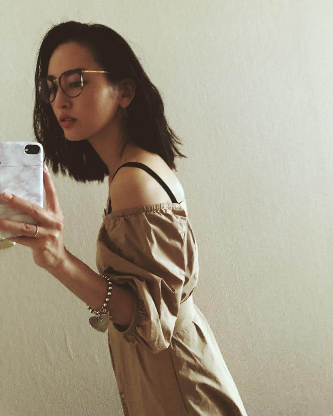 のインスタグラム：「#outfit  #ベージュコーデ」