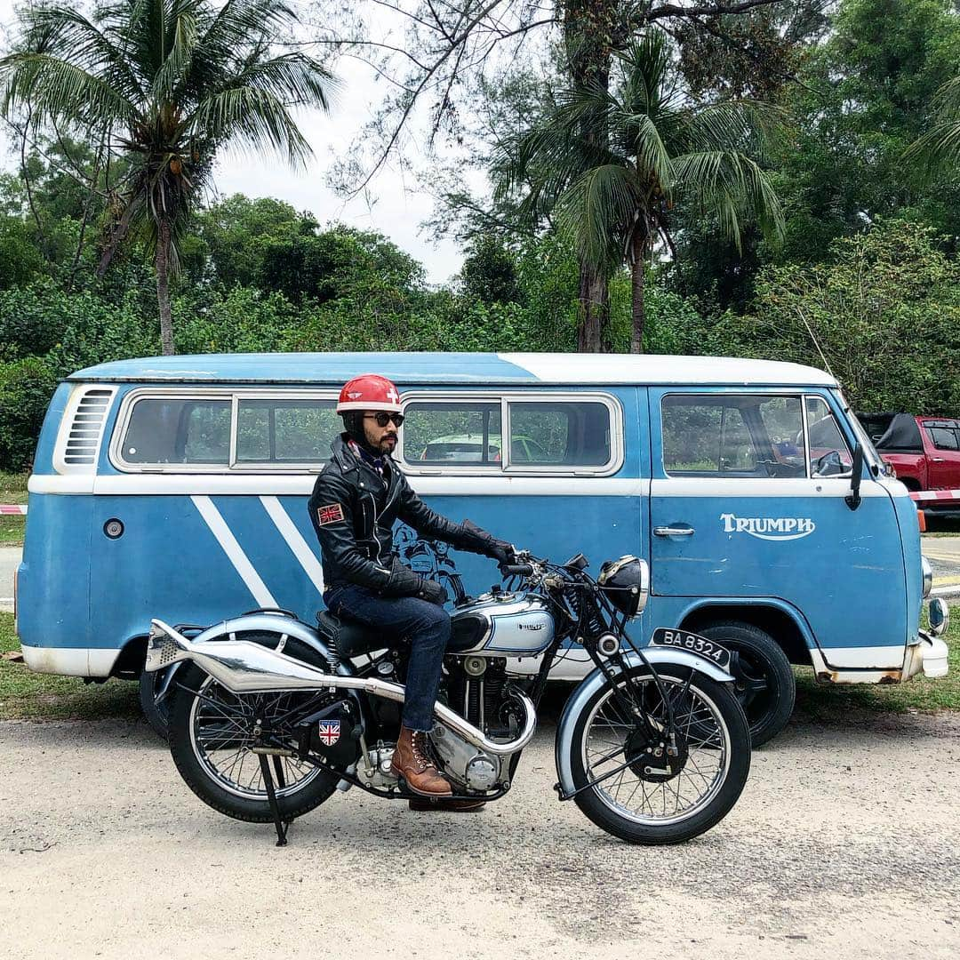 Wak Doyokさんのインスタグラム写真 - (Wak DoyokInstagram)「Hari ini ride motor classic triumph model 3HW 1933 sempena Malaysia Internasional Classic Bike Festival Kuantan “19 🇬🇧🇲🇾🇮🇩🇸🇬🇹🇭🇯🇵🇧🇳🇦🇺 #Triumph #RedWingBoots #TakPanaske #AkuYangPakaikoYangPanas #KodahKenapa #MegWak #WakDoyok #LegasiWakDoyok #WDLifeStyle #WakDoyokFC #BeardedGentlemen #Sedagher #MensWear #Fashion #MensFashionReview #StreetFashion #Dapper #Ootd #MensFashionPost #TheMenClub #MenWithClass #Details #Sartorialist #Pittiuomo #Class #British #Usa」4月27日 13時58分 - wakdoyok