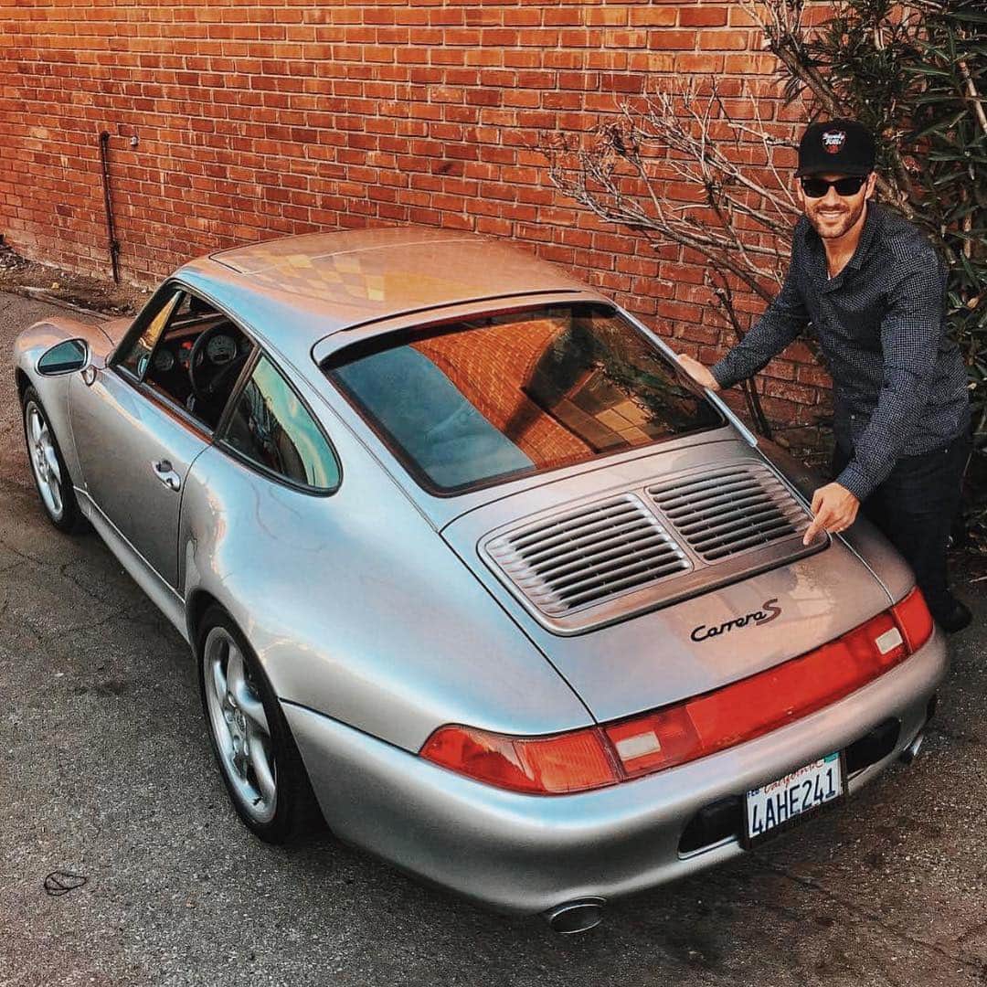 CarsWithoutLimitsさんのインスタグラム写真 - (CarsWithoutLimitsInstagram)「What’s your favourite Porsche ??? @mralexmanos Classic Car Finder #carswithoutlimits #mralexmanos #porsche」4月27日 14時13分 - carswithoutlimits