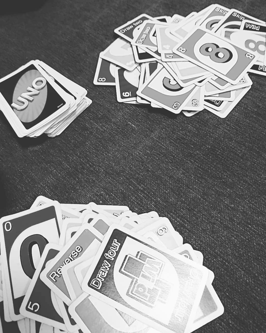 春花きららさんのインスタグラム写真 - (春花きららInstagram)「GW初日 実家でUNOをした  #GW #初日 #なつかしい #uno #最高かよ」4月28日 1時09分 - maiko_kirara