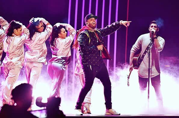 Nika Kljunさんのインスタグラム写真 - (Nika KljunInstagram)「Throwback to when I choreographed @nickyjampr performance at the Latin Grammys awards. 🔮✨ Tomorrow coming back to the same venue in Las Vegas but this time for Billboard Music Awards with the one and only @paulaabdul ! 💃🏼 . Grateful in an understatement. @mgmgrand here we comeeee!!! . The show will broadcast live on Wednesday, May 1 at 8/7c on NBC. Don’t miss it! . #letsgoo #billboardmusicawards #throwback #nickyjam #latingrammys #lasvegas #sexyladies #lovethemsomuch #greattimes #choreography #nikakljun #msafam」4月28日 1時15分 - nikakljun
