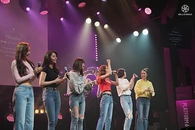 ソヨンのインスタグラム：「안녕하세요, 헬로비너스 서영입니다. 이 편지를 쓰기까지 꽤 오랜 시간이 걸린거 같네요.  여러분들에게 어떤 말부터 꺼내야할지, 어떻게 저의 진심을 전해드려야할지 많이 고민하다가 이렇게 직접 편지를 씁니다.  우선 저희의 목소리나 글이 아닌 기사를 통해 소식을 전하게 되어 미안하다는 말을 전합니다. 저는 2014년 11월 6일 헬로비너스 서영으로 데뷔를 한 뒤, 기쁠 때는 함께 기뻐해주고, 힘들 때면 서로 기댈 수 있고, 슬플 때는 같이 울어주는 멤버들을 만났고, 항상 곁에서 응원해주시고 지켜봐주시고 무엇을 하든 믿어주시고 사랑해주시는 헬로큐피트를 만나 정말 행복했습니다. 그리고 무엇과도 바꿀수 없는 잊지 못할 추억을 만들었습니다. 그 시간을 함께해 주셔서 정말 고맙습니다.  나의 소중하고 영원한 사랑 헬로큐피트~ 정말 많이 속상하고 놀라셨을텐데 속상해하지 말아요... 우리 6명은 끝이 아닌 또 다른 시작을 하려합니다!! 그 시작 또한 함께 하는거라 든든하고 더 설레입니다.  앞으로 많이 기대해주시고 지켜봐주세요.  저 이서영 어디서 무엇을 하든지 헬로비너스라는 이름을 마음에 새기고 앞으로 더 좋은 모습 많이 보여드릴게요! 여러 방면에서 좋은 모습 보여드릴수 있도록 최선을 다할것이며 꿈을 위해 포기하지 않고 도전하고 성장하는 서영이가 될테니 지켜봐주시고 응원해주세요 정말 감사합니다.  지금 이 순간도 앞으로도 영원히 헬로비너스, 헬로큐피트를 사랑합니다.  2019. 4 . 27 헬로비너스 서영 올림_」