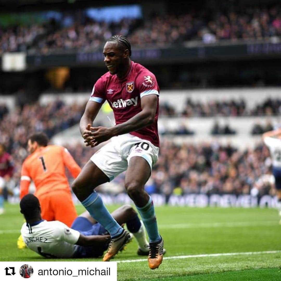 ペドロ・オビアングさんのインスタグラム写真 - (ペドロ・オビアングInstagram)「Ok ok is your week boy Great Gift have a nice weekend #coyi #coyi⚒ #westham」4月27日 23時47分 - pedrombaobiang