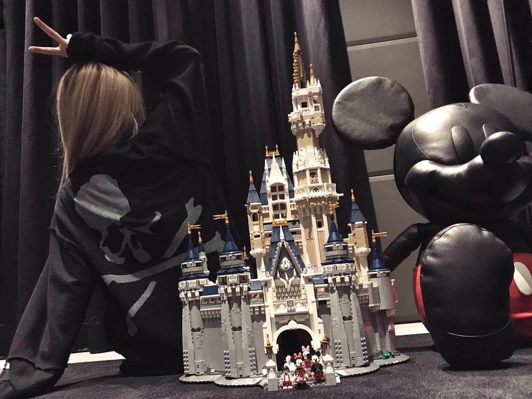 Grace Chowのインスタグラム：「難以置信我竟然拼！完！了！！！ #我的第一個Lego」