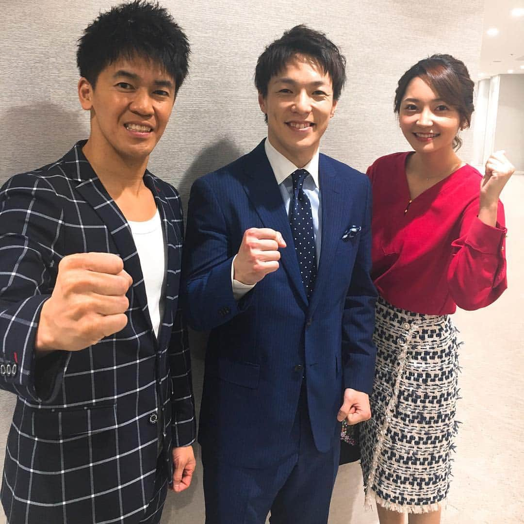 竹崎由佳さんのインスタグラム写真 - (竹崎由佳Instagram)「・・・ 今夜の卓球ジャパン！は、 生放送でお送りしました😊 伊藤美誠選手と早田ひな選手の みまひなペア準々決勝を 松平賢二選手に解説して頂きました🏓 エンディングでは尺がないところで 無茶振りをしてしまったのにも関わらず 爽やかに対応してくださいました🙇‍♀️ （武井さんに逆チキータばりの無茶振りだったと言われました😂💦） ミックスダブルス銀メダルを獲得した 吉村真晴選手と石川佳純選手の 生の声もお伝えできました🌸 この後、25時15分からの 女子ダブルス準決勝、 伊藤早田ペアvs佐藤橋本ペアの 日本人対決も応援しましょう！！ そして、今夜の二軒目どうする？に 角谷アナと出演させていただきます！ お酒を頂きながらのお仕事新鮮でした✨ ほろ酔いになってしまったので 変なことを口走っていないか少し心配です、、💦」4月27日 23時51分 - yuka__takezaki