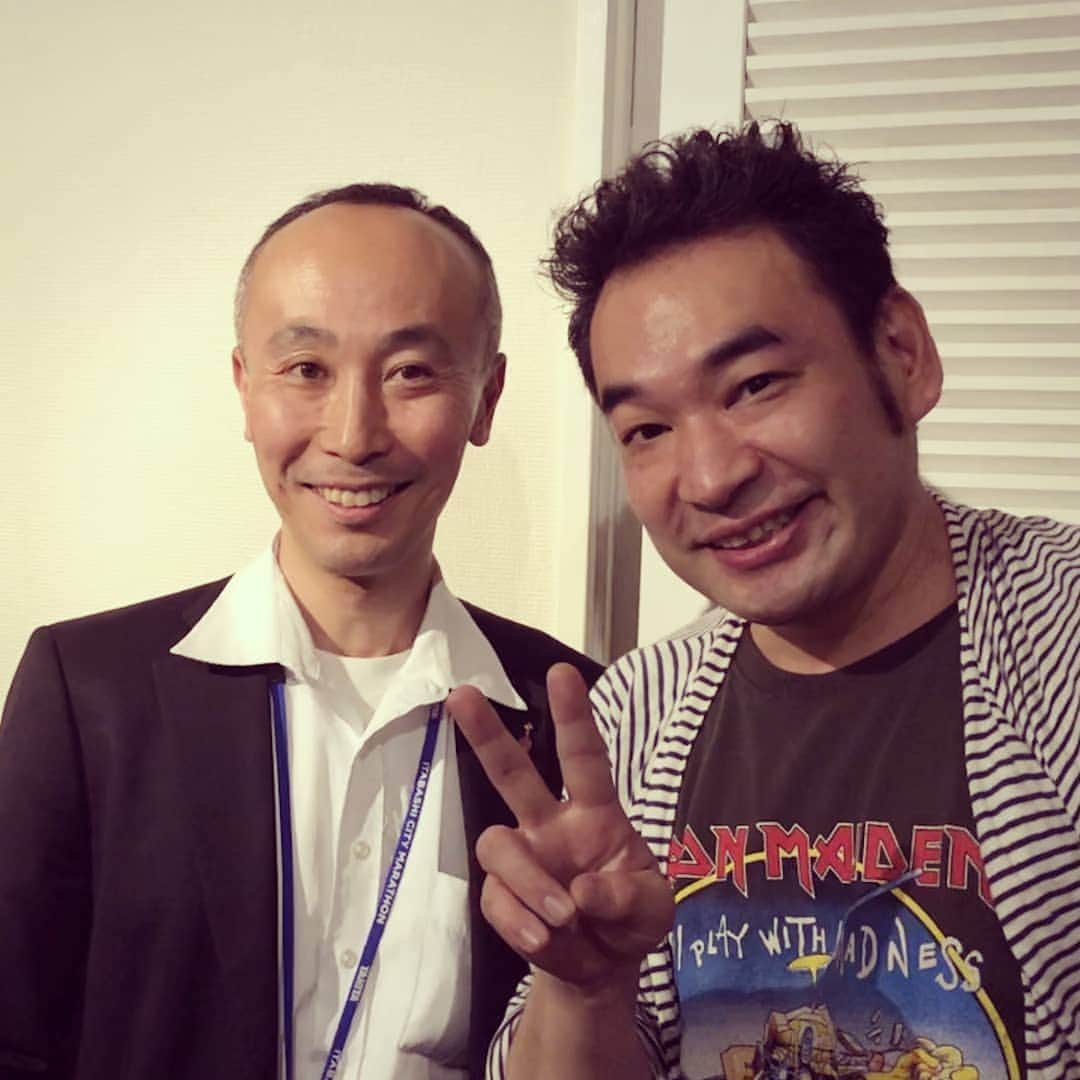 小林健一のインスタグラム：「先日の上映イベントを観にきてくれて、10数年ぶりに再会。 俺が15年勤めたノアカフェで働き始めた頃のちょい先輩佐藤さん。 あの頃、二人でゲラゲラ笑いながら働いてたの思い出す。 お互い老けたなぁ笑」