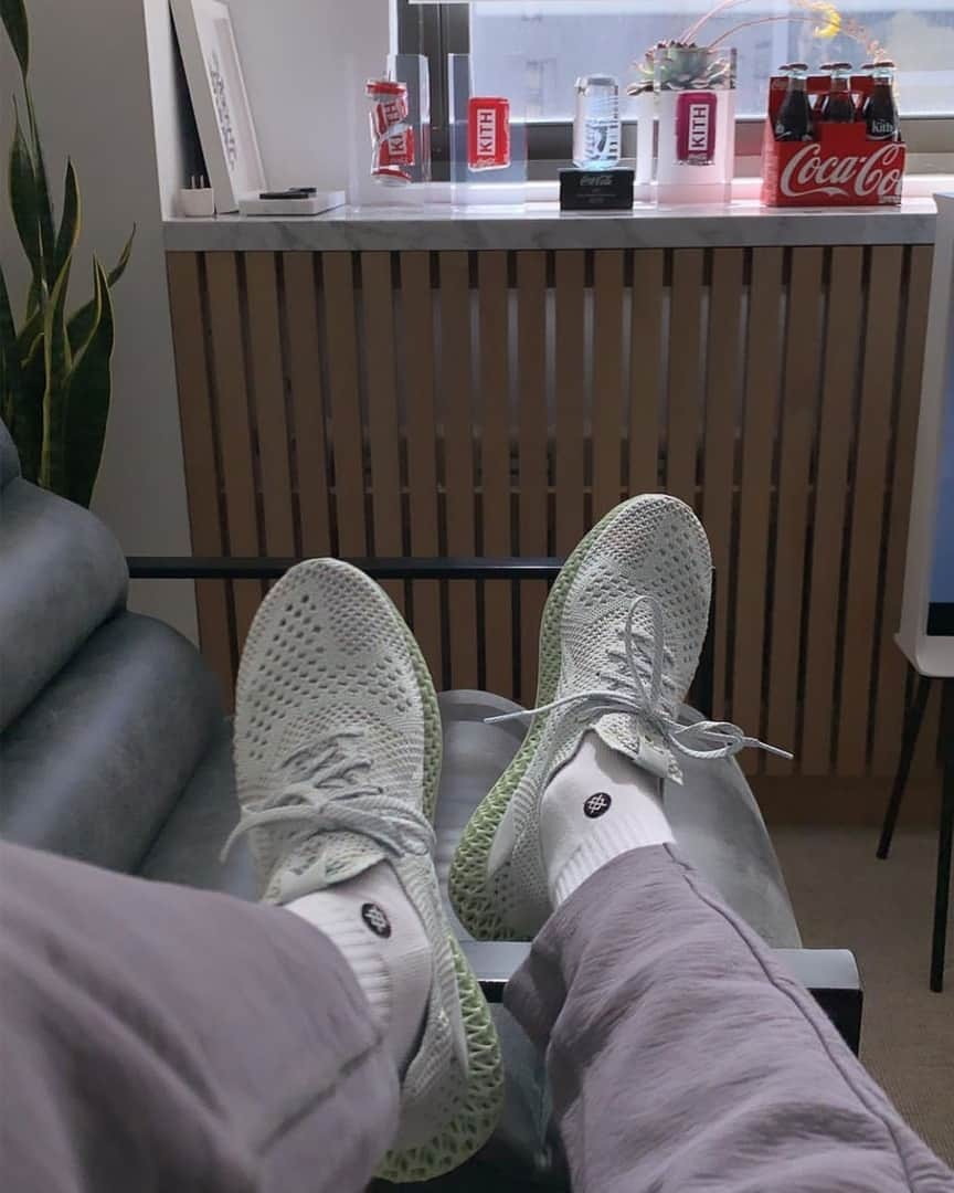 Stanceさんのインスタグラム写真 - (StanceInstagram)「Office views courtesy of @ronniefieg 🥤 #PunksandPoets #UncommonSolids」4月28日 0時35分 - stanceofficial