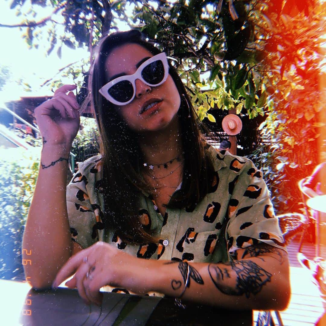 Bruna Unzuetaのインスタグラム：「Yaaaas! ⛱ Esse “filtro” na verdade é um APP, que chama HUJI」