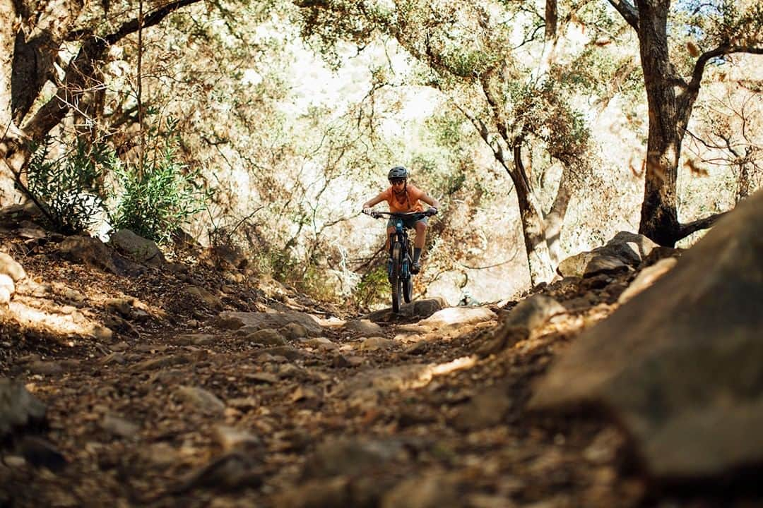 patagoniaさんのインスタグラム写真 - (patagoniaInstagram)「Eyes up and elbows out in Romero Canyon. Follow @patagonia_mtb.⁣ ⁣ Photo: @sparks_kyle⁣」4月28日 1時00分 - patagonia