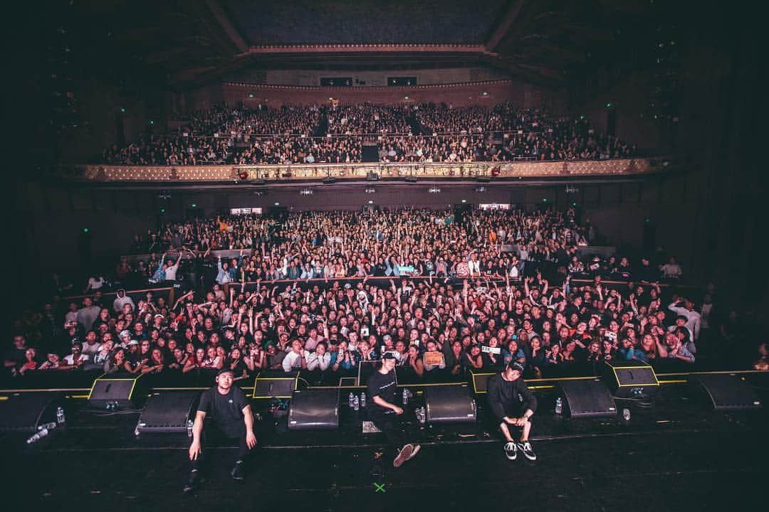 ミスラ・ジン さんのインスタグラム写真 - (ミスラ・ジン Instagram)「Los Angeles 🙏 🙏 🙏 📸 by @Bobo.xxndigo tour management: @enmgmt tickets at epikhigh.com #epikhigh2019tour」4月27日 16時07分 - realmithrajin