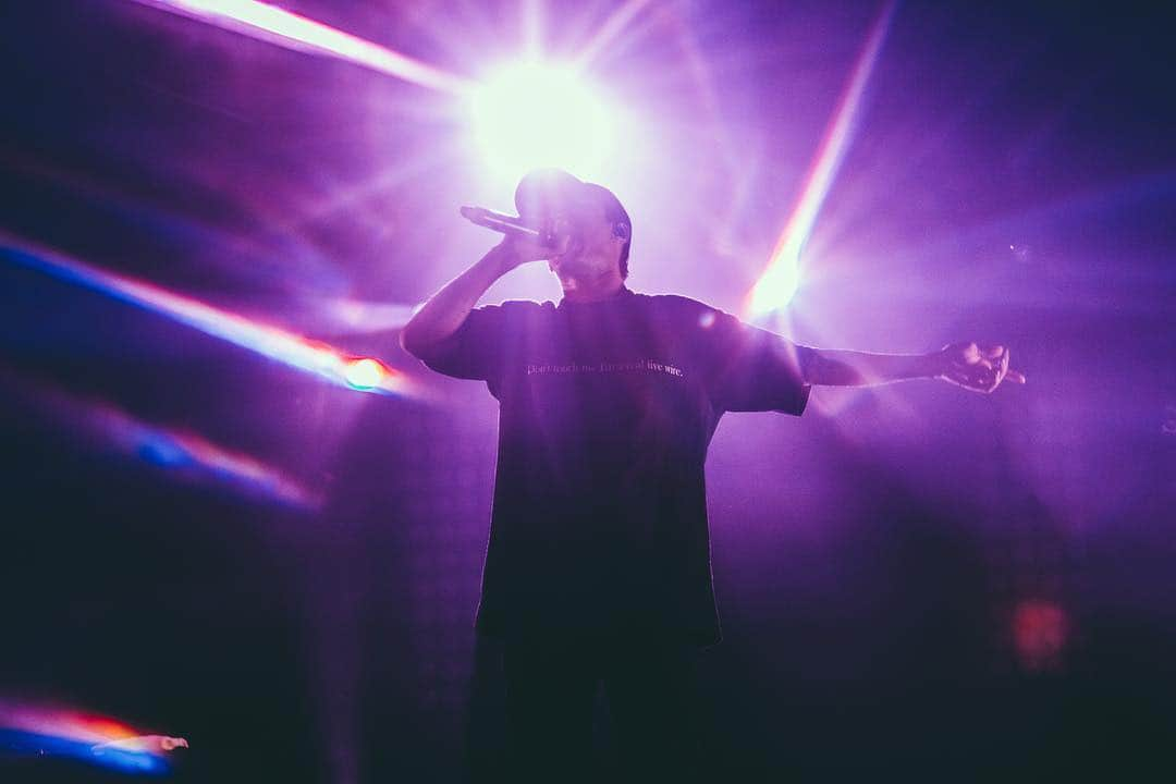 TABLO さんのインスタグラム写真 - (TABLO Instagram)「LOS ANGELES! Thank you for this beautiful night!!! — 📸 by @Bobo.xxndigo tour management: @enmgmt tickets at epikhigh.com — #epikhigh2019tour #LosAngeles」4月27日 16時08分 - blobyblo