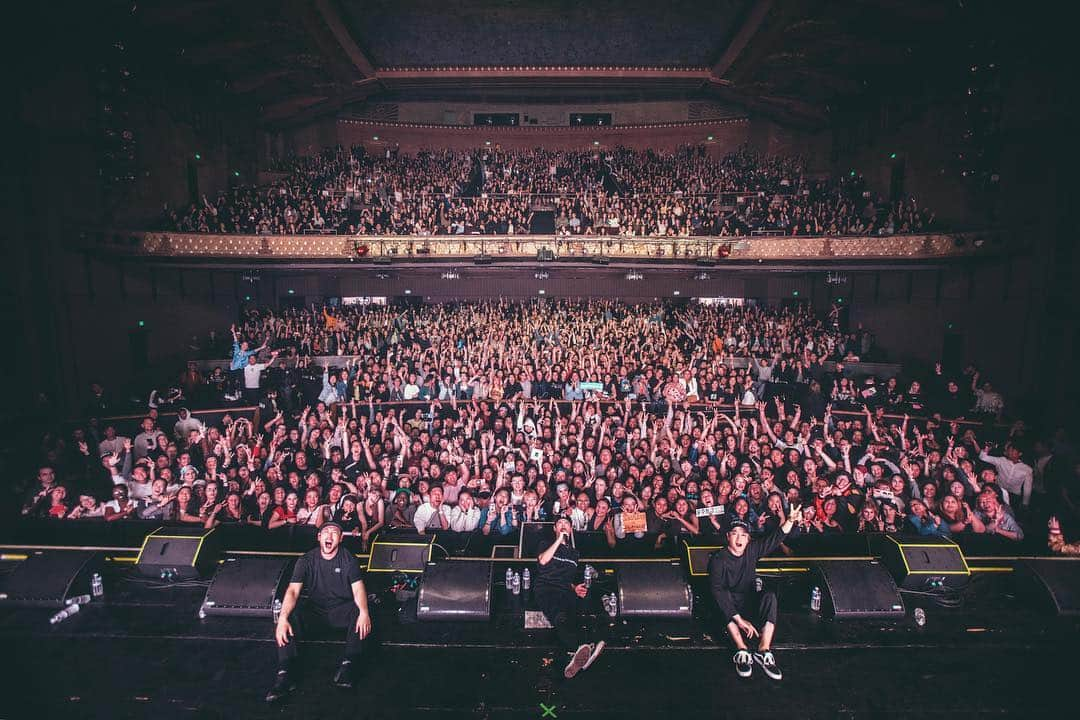 TABLO さんのインスタグラム写真 - (TABLO Instagram)「LOS ANGELES! Thank you for this beautiful night!!! — 📸 by @Bobo.xxndigo tour management: @enmgmt tickets at epikhigh.com — #epikhigh2019tour #LosAngeles」4月27日 16時08分 - blobyblo