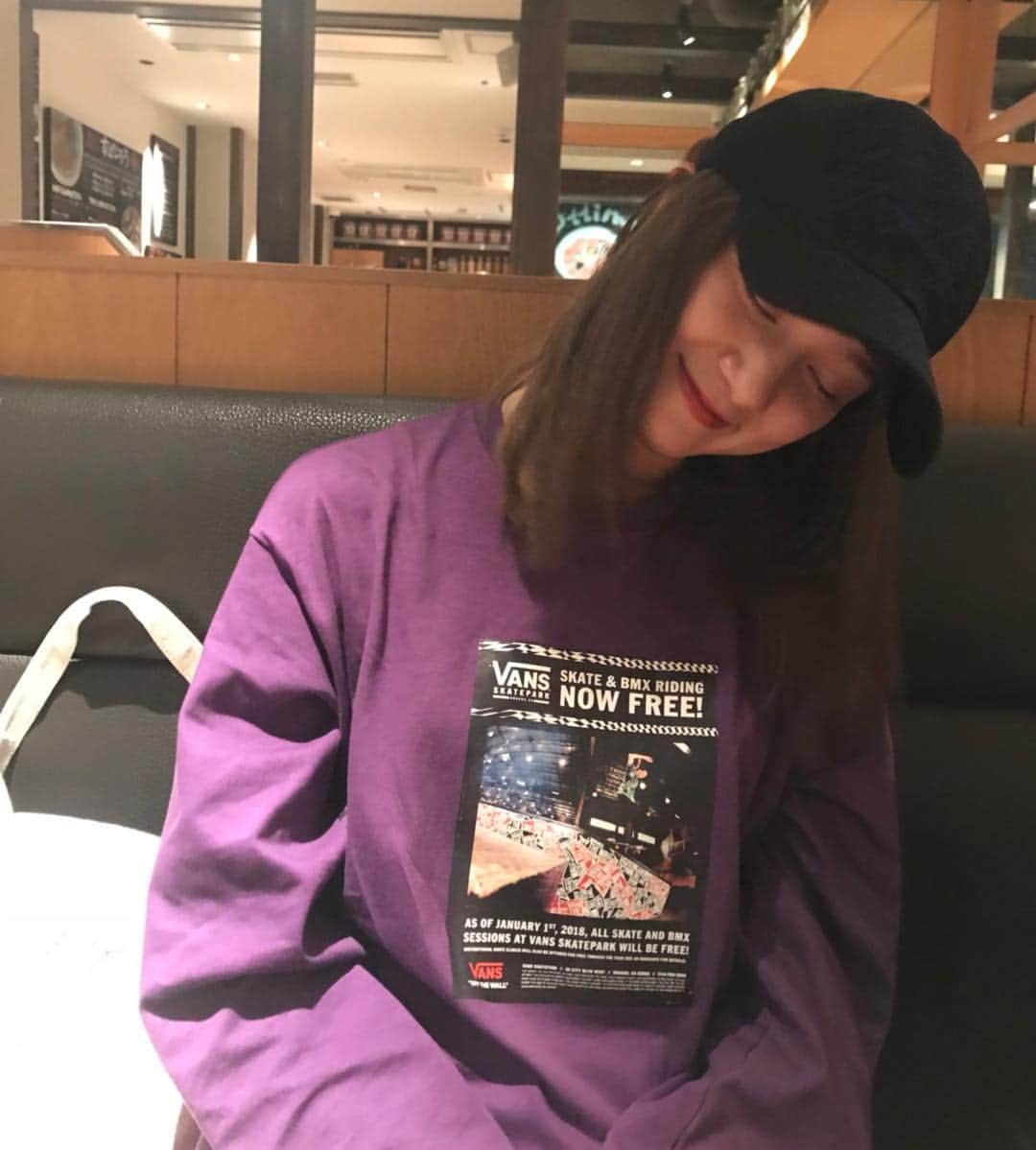 のインスタグラム：「頭の中がロン喫茶でいっぱい〜 セットリストもグッズもいい感じだよ〜 可愛すぎるこのロンTは高橋愛さんから 高橋愛さんデザインのコラボアイテム 頂いちゃいました💜大切に着るの  phot by @aoi_michelle」