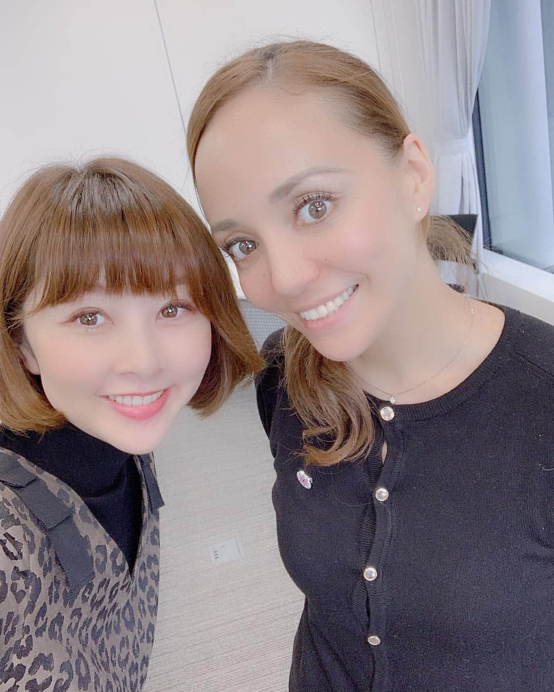 相沢礼子さんのインスタグラム写真 - (相沢礼子Instagram)「#健康ソムリエ の講座を受けてきました^ ^💕 先生 は、 @nina_ishihara_  #石原新菜 先生💕 #美人 の 新菜先生も、#insta ついに始めたそうでーす^ ^🌸 健康になりたい 、冷え性 改善したい方、未病 のうちから 病気を改善したい方には本当にオススメの講座です。  伝統医学 、現代医学 の観点から健康について学ぶことができます^ ^  #気血水 #基礎体温 の上げ方。#運動  #呼吸法 #食物 #自律神経 #生薬 #漢方 #睡眠 #養生 #ストレス 改善法  などさまざまなことが学べます^ ^  試験も 合格 できるようにがんばります！  #instagood #photooftheday #fashion #beautiful #happy #cute #followme #fun #me #japan #love  #写真好きな人と繋がりたい  #お洒落さんと繋がりたい」4月27日 16時41分 - reikoaizawa828