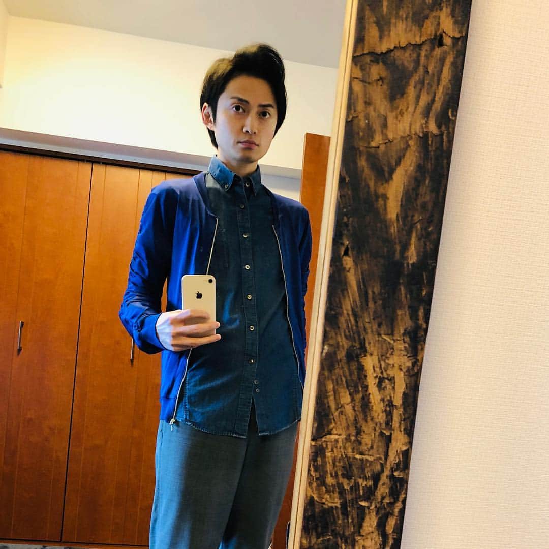 大石翔大さんのインスタグラム写真 - (大石翔大Instagram)「衣装選びの時の1枚 気候が変わりすぎて何着ても風邪引 きそう」4月27日 17時00分 - shodai_ohishi