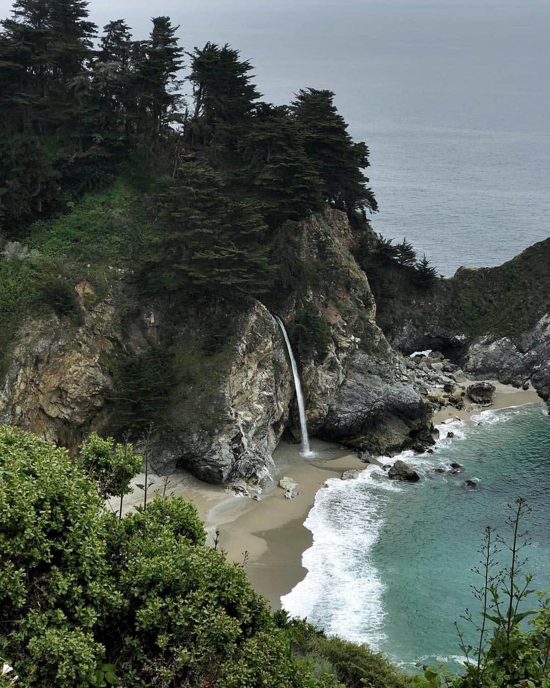さんのインスタグラム写真 - (Instagram)「The natural beauty of California’s central coast will never be lost on us. #citizenstraveler」4月27日 17時08分 - citizensofhumanity