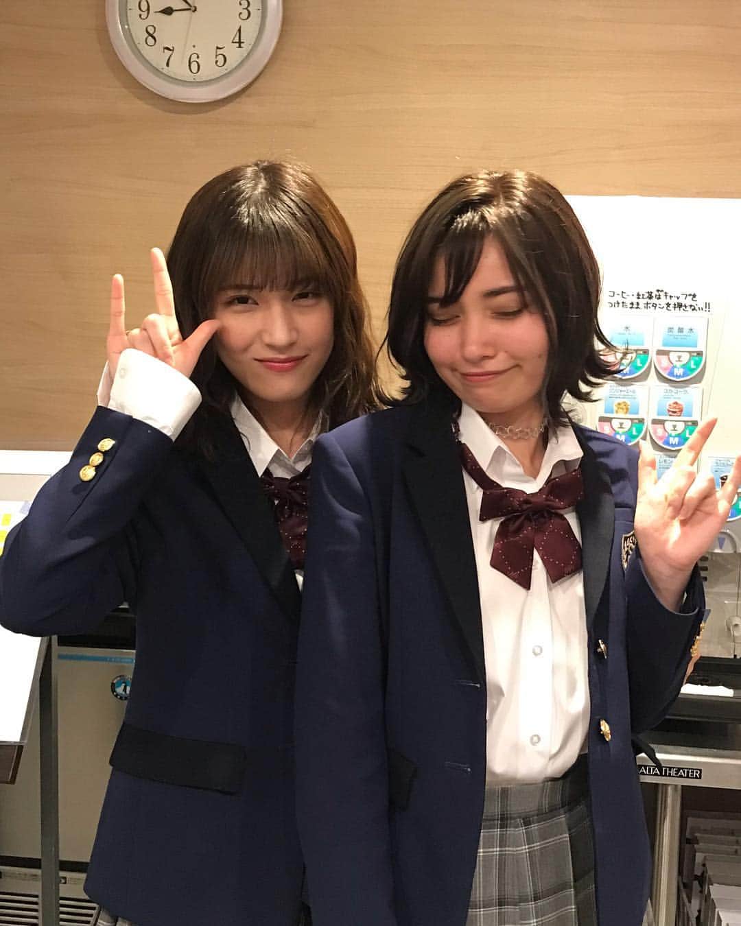 テレビ東京「青春高校３年C組」のインスタグラム：「交互に目瞑っちゃう(*´˘` )♥(´˘`๑)  #持田優奈 #ボールドウィン零 #青春高校3年C組 #青春高校3年c組劇場公演」