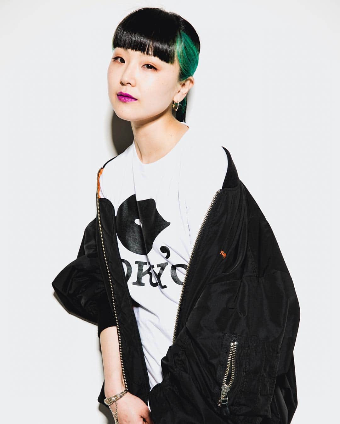 Young Juvenile Youthのインスタグラム：「Kiss Tokyo💋 @kiss__tokyo  I♥️NY 的なことのTokyoバージョンを作ろうっていうプロジェクトみたいなんだけど、可愛いよね  お気に入りでコーディネートしてみまして👌🏻 @gvgv_official と くつ @sacaiofficial」