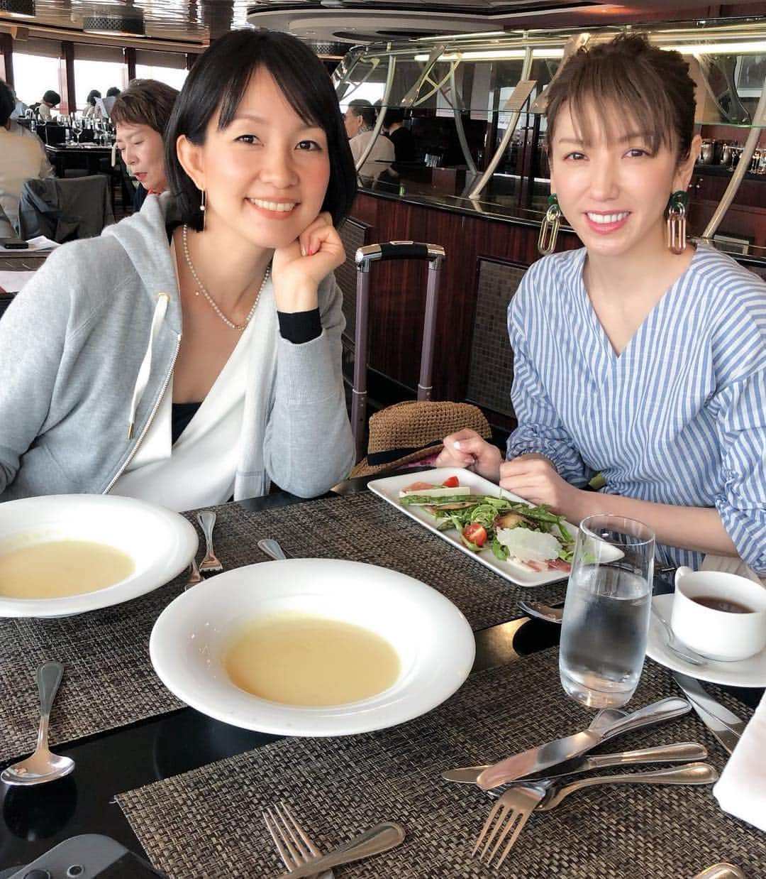 甘糟記子さんのインスタグラム写真 - (甘糟記子Instagram)「船に乗ってお部屋に入れるまでランチ！  うーん、最高〜☆*:.｡. o(≧▽≦)o .｡.:*☆ #ノルウェージャンジュエル#船旅甘糟#旅行甘糟#ゴールデンウィーク#ランチ#楽しすぎる」4月27日 17時32分 - norihey924