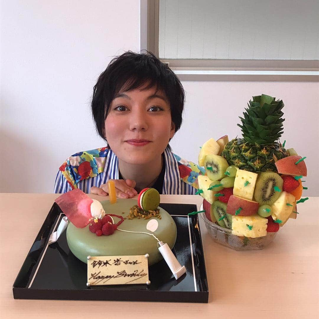 鈴木杏さんのインスタグラム写真 - (鈴木杏Instagram)「🌈誕生日🌈「これやん」で作品を紹介してもらえることに❤️最高の誕生日！会いたい人みんなに会えてる誕生日！ #これやん」4月27日 17時35分 - anne.suzuki.official