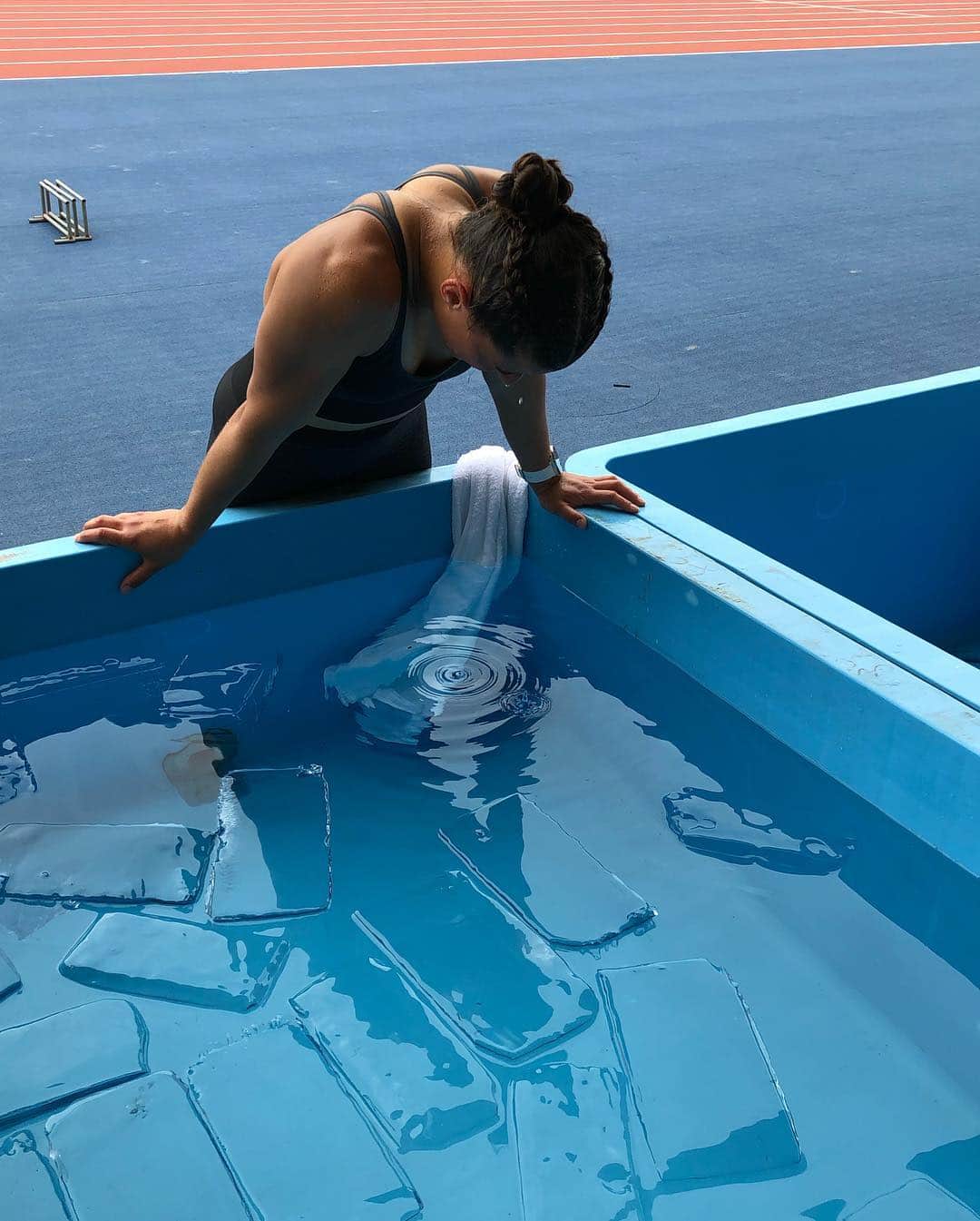 Katrin Fehmさんのインスタグラム写真 - (Katrin FehmInstagram)「Hardest week survived. Tempo runs done and now it’s time for regeneration with the girls 🧖‍♀️🌸 . . #lactatparty #mittagessenade #gettingfaster #hardwork #trackandfield #trackgirls #fastgirls #almostdead #killedit #love #giftedbyadidas #heretocreate #worldrelays #yokohama2019 @iaafyokohama19」4月27日 17時47分 - katifehm