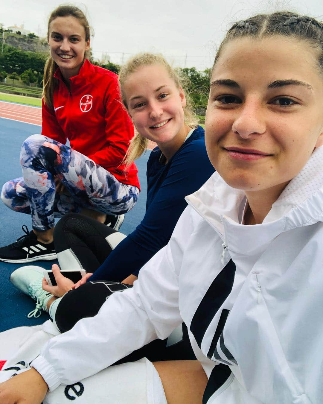 Katrin Fehmのインスタグラム：「Hardest week survived. Tempo runs done and now it’s time for regeneration with the girls 🧖‍♀️🌸 . . #lactatparty #mittagessenade #gettingfaster #hardwork #trackandfield #trackgirls #fastgirls #almostdead #killedit #love #giftedbyadidas #heretocreate #worldrelays #yokohama2019 @iaafyokohama19」