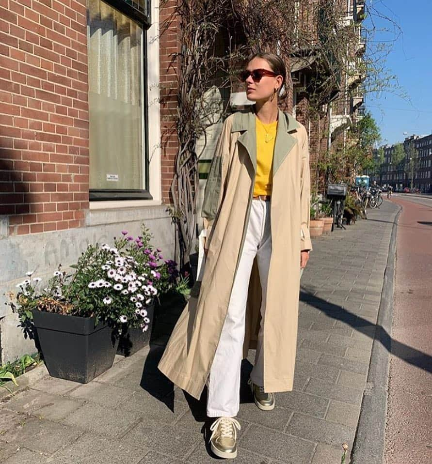 ガンニさんのインスタグラム写真 - (ガンニInstagram)「@veravanerp wears our crispy cotton trench coat #gannigirls #ganniparadis」4月27日 17時53分 - ganni