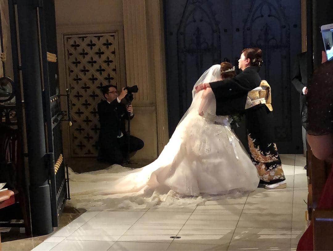 真奈さんのインスタグラム写真 - (真奈Instagram)「おめかし☺️ . 地元の仲良しちゃんの 結婚式でした。 とっても綺麗で可愛くて 素敵な式でした🍀 幸せほくほく。」4月27日 17時57分 - manatmnt0116