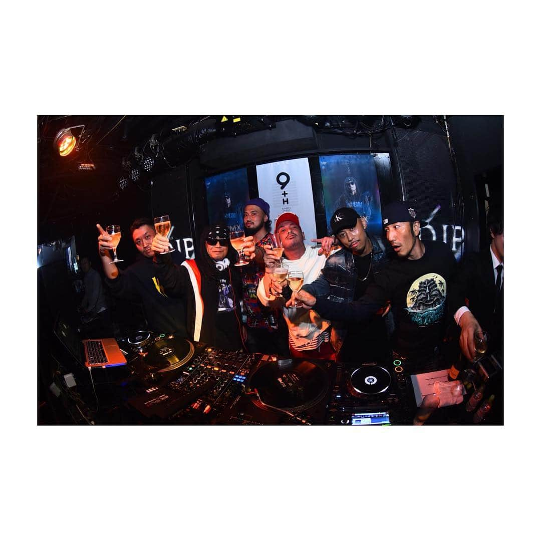 DJ PMXさんのインスタグラム写真 - (DJ PMXInstagram)「楽しかった昨夜のGIRAFFE JAPAN でのDJプレイ、今夜は広島ClubGです  #大阪 #gw #hiphopparty #giraffejapan #広島 #clubg #youngtokyo」4月27日 18時18分 - djpmx_locohama