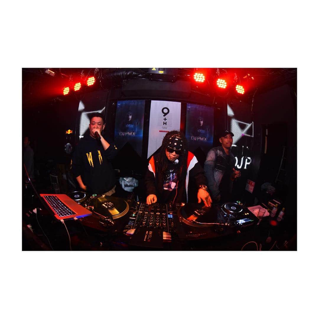 DJ PMXさんのインスタグラム写真 - (DJ PMXInstagram)「楽しかった昨夜のGIRAFFE JAPAN でのDJプレイ、今夜は広島ClubGです  #大阪 #gw #hiphopparty #giraffejapan #広島 #clubg #youngtokyo」4月27日 18時18分 - djpmx_locohama