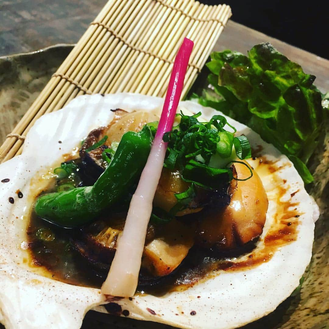 泳ぎイカ銘魚料理　磯銀さんのインスタグラム写真 - (泳ぎイカ銘魚料理　磯銀Instagram)「人気メニューから 帆立のバター醤油焼き #磯銀#淀屋橋#肥後橋#鮮魚#日本酒#ランチ#大人の隠れ家」4月27日 18時43分 - isogin_yodoyabashi