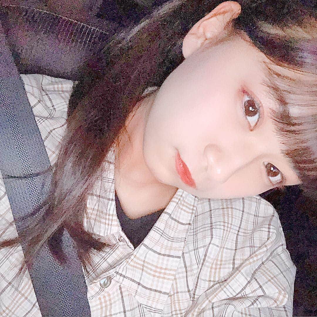 杉山緋那さんのインスタグラム写真 - (杉山緋那Instagram)「な/な/め/ . . . . . #杉山緋那 #サンミュージック #sunmusic #jk #jkブランド #sjk #actsess #model #おしゃれ女子 #おしゃれ #おしゃれさんと繋がりたい #お洒落さんと繋がりたい #前髪ぱっつん #横結び #ootd #ootdfashion #セルフィー #selfie #レトロガール #retrogirl #自撮り #高校生 #いいね返し #今日のコーデ」4月27日 18時50分 - hinasugiyama_official