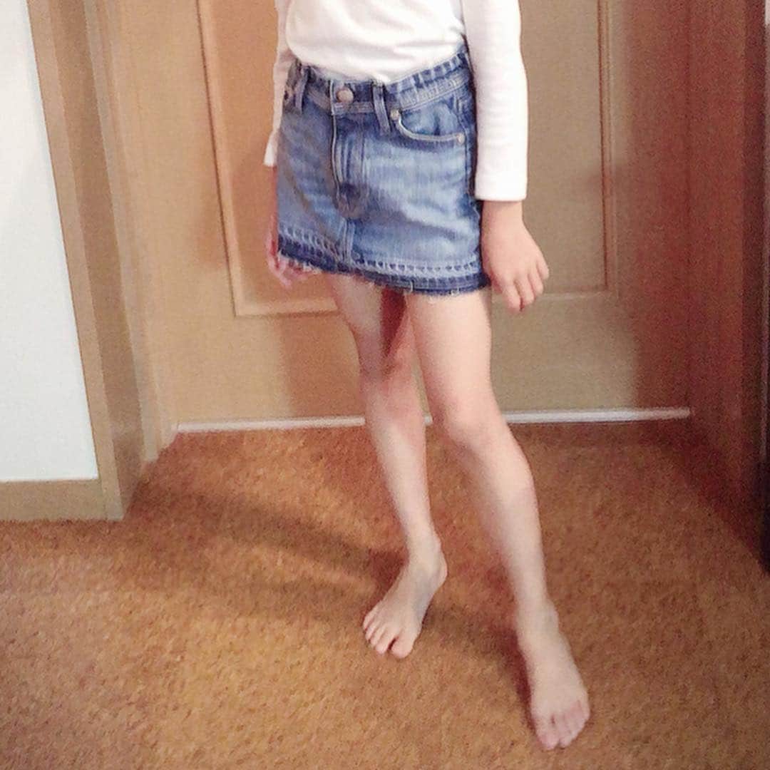 SHEILAさんのインスタグラム写真 - (SHEILAInstagram)「@yanuk_official からキッズラインが届いたー😍❤️可愛すぎるー😆👍これ絶対オススメ！！大人顔負けの形の良さ‼️2人とも気に入りすぎてずっと履いてる😂息子はカッコイイを連発。穿き心地がかなり良いらしい。娘はずーっとデニムスカートが欲しくて、でもお気に入りがなかなか見つけられず、これならと思ってオーダしたら、ドンピシャでハマりました。私も嬉しい☺️❤️ストーリーにも載せたから見てみてね😃❤️ . #yanuk  #kidsdenim  #officialwebsite  www.yanuk.jp #早く私のも届かないかなー 😍❤️ #キッズライン #もっと出して欲しいな」4月27日 18時54分 - sheichan16