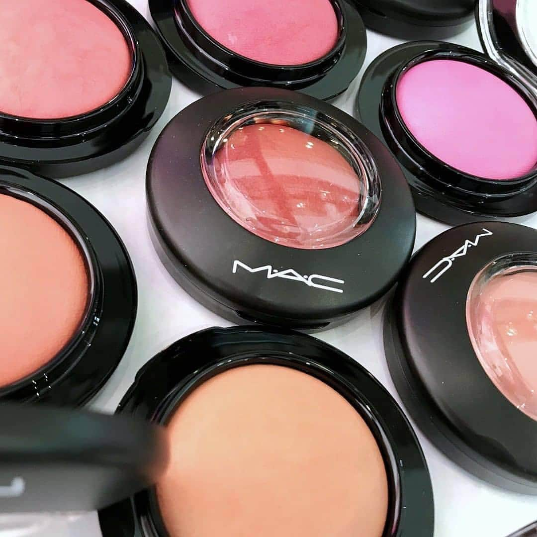 M·A·C Cosmetics Hong Kongさんのインスタグラム写真 - (M·A·C Cosmetics Hong KongInstagram)「到咗充滿活力生氣嘅夏天，係時候跳出框框挑戰每日化唔同嘅妝容！儲齊各種繽紛色調嘅#空氣感胭脂 ，隨意配搭輕易化出陽光戀愛氣息💯嘅Perfect Summer Look！ Product mentioned: #MACMineralizeBlush #空氣感胭脂 - HK$240 #MACHongKong Regram: @jeera_mac Give your summer looks a refreshing boost! Stock up your blush collection with the airy and colourful #MineralizeBlush to light up your stylish looks accordingly!」4月27日 19時01分 - maccosmeticshk