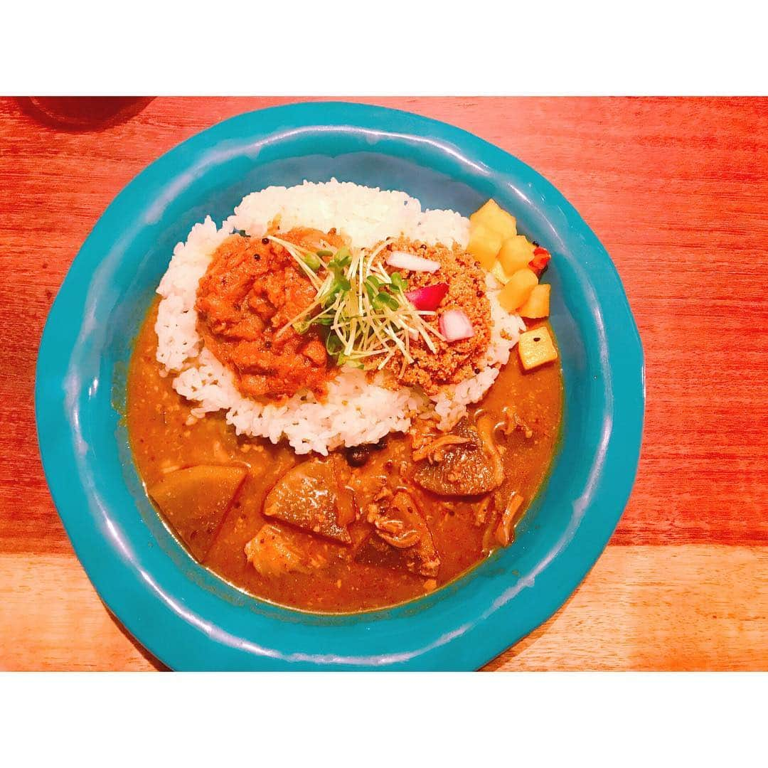 白山治輝さんのインスタグラム写真 - (白山治輝Instagram)「カレー部🍛大阪4月編その2。  ①Curry cafe 7mm ②スパイスカリー て ③カレー屋 バンバン ④さぼてん食堂  #brianthesun #カレー部」4月27日 19時44分 - harukithesun