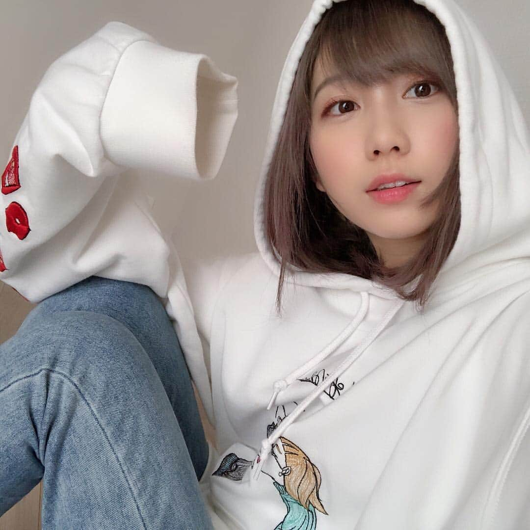 きりたんぽさんのインスタグラム写真 - (きりたんぽInstagram)「今日寒過ぎない？ . @leftalone_official づくし❤」4月27日 19時39分 - kiritampopopo